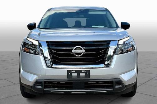 2025 Nissan Pathfinder S