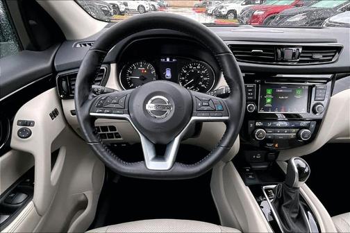 2022 Nissan Rogue Sport SL