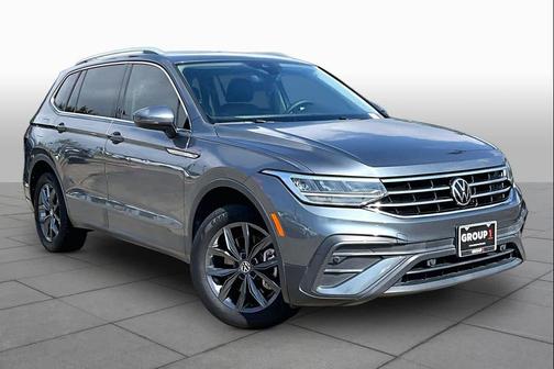 Platinum Gray Metallic 2023 Volkswagen Tiguan 2.0T SE
