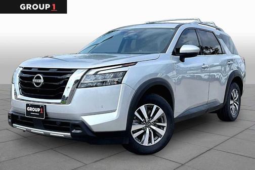 Brilliant Silver Metallic 2023 Nissan Pathfinder SL