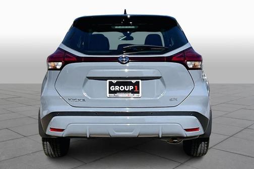 2021 Nissan Kicks SR