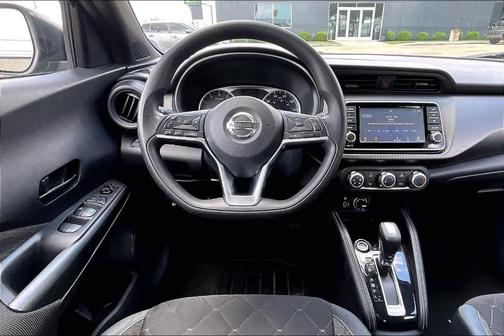 Super Black 2019 Nissan Kicks S