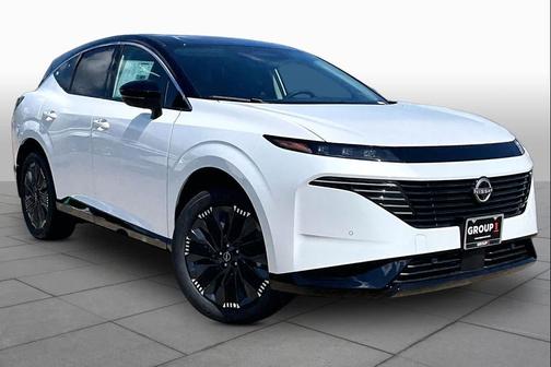 Everest White Pearl Tricoat/Super Black 2026 Nissan Murano Platinum