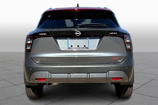 2t Gun Red Roof 2026 Nissan Kicks SR
