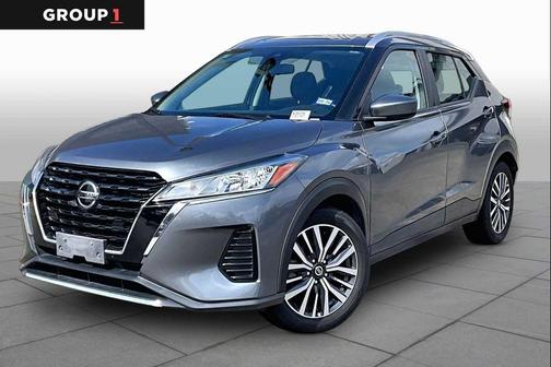 Super Black 2024 Nissan Kicks S