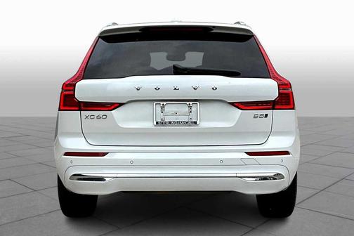 2023 Volvo XC60 B5 Plus Bright Theme