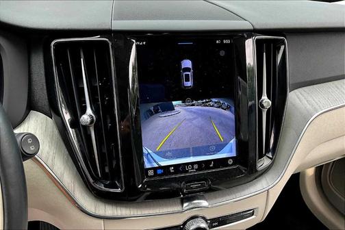 2023 Volvo XC60 B5 Plus Bright Theme