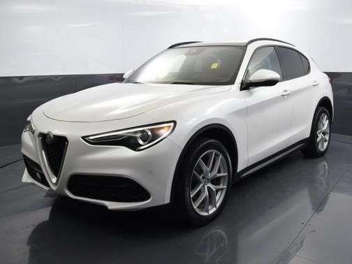 Photo 1 of 32 of 2019 Alfa Romeo Stelvio Ti