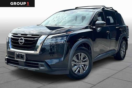 2022 Nissan Pathfinder SV