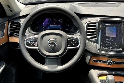 2024 Volvo XC90 B6 Plus Bright Theme 7-Seater