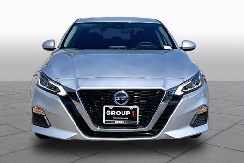 Brilliant Silver Metallic 2022 Nissan Altima 2.5 SV