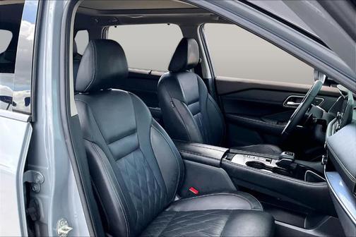 Boulder Gray Pearl 2023 Nissan Rogue Platinum