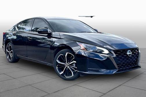Black 2023 Nissan Altima 2.5 SR