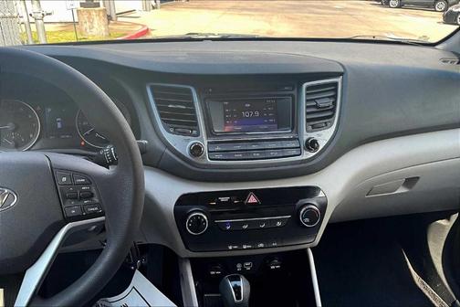 2018 Hyundai TUCSON SE