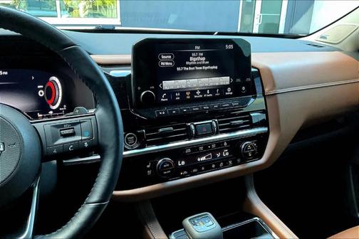 2023 Nissan Pathfinder Platinum