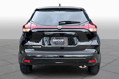2025 Nissan Kicks S