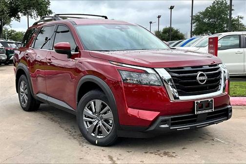 2025 Nissan Pathfinder SV
