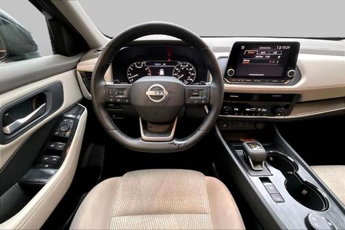 Super Black 2025 Nissan Rogue SV