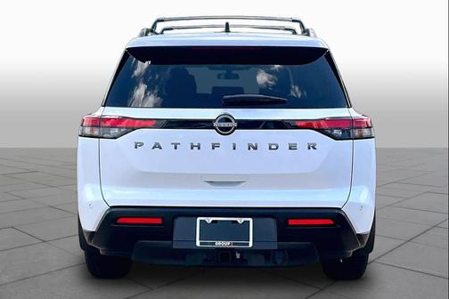 Everest White Pearl Tricoat 2026 Nissan Pathfinder SV