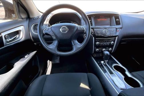 2017 Nissan Pathfinder S