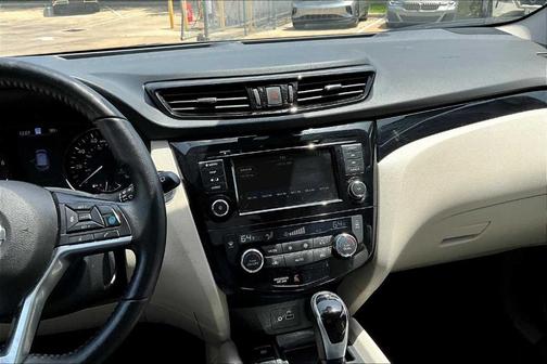 2022 Nissan Rogue Sport SL