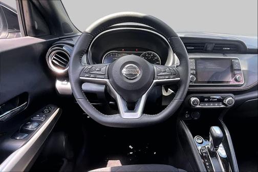 Aspen White Tricoat 2019 Nissan Kicks SR