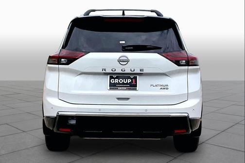 Everest White Pearl/Super Black 2026 Nissan Rogue Platinum