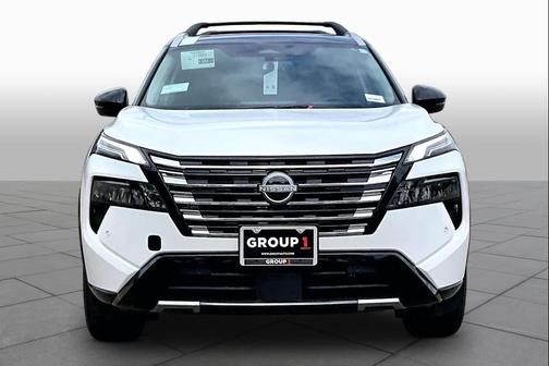 Everest White Pearl/Super Black 2026 Nissan Rogue Platinum
