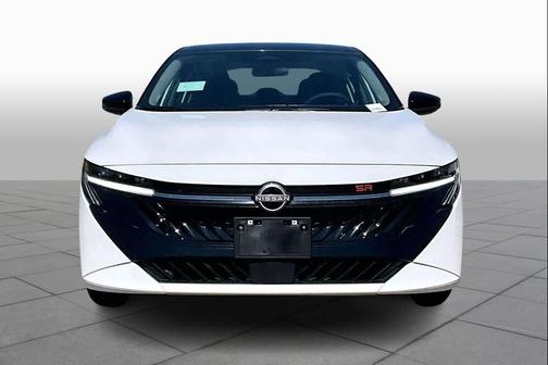 Aspen White Tricoat/Super Black 2026 Nissan Sentra SR