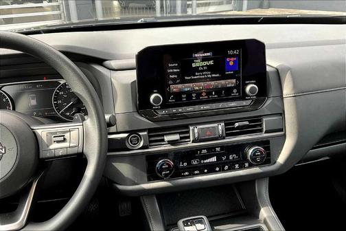 2024 Nissan Pathfinder S