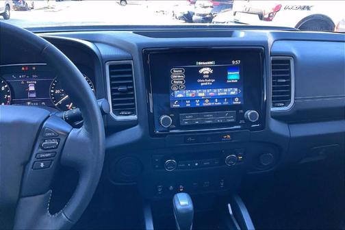 2024 Nissan Frontier SL