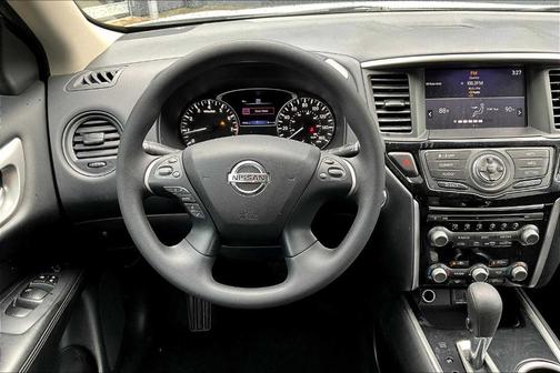 2020 Nissan Pathfinder S
