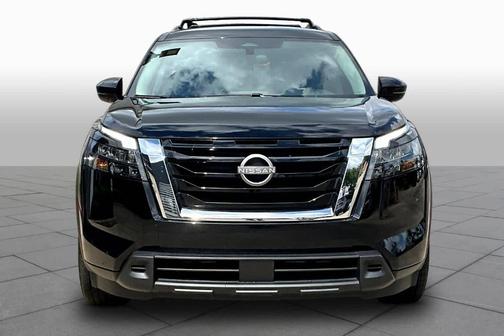 Black 2024 Nissan Pathfinder SV