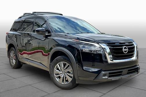 Black 2024 Nissan Pathfinder SV