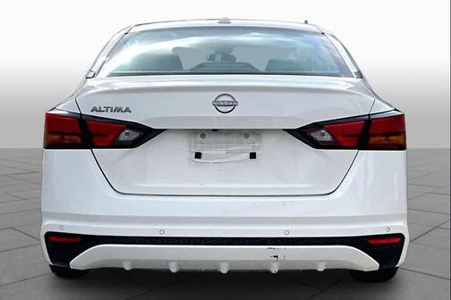 Glacier White 2025 Nissan Altima SV