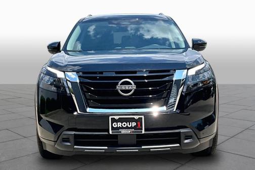 Black 2025 Nissan Pathfinder SV