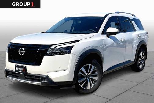 2024 Nissan Pathfinder SL