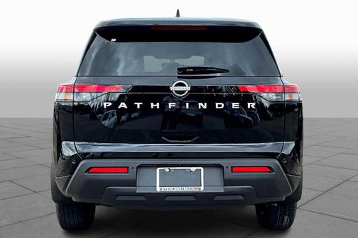 2025 Nissan Pathfinder S