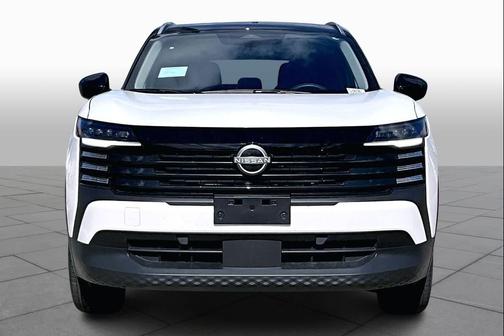 Aspen White Tricoat/Super Black 2026 Nissan Kicks SV