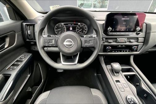 2024 Nissan Pathfinder S