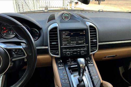 2016 Porsche Cayenne Base