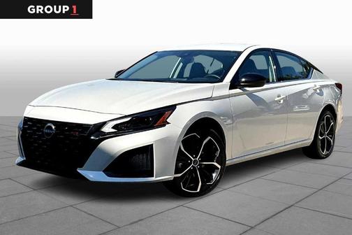 2025 Nissan Altima SR
