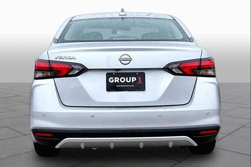 Brilliant Silver Metallic 2025 Nissan Versa 1.6 SV