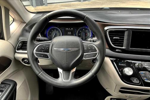 2018 Chrysler Pacifica Touring-L