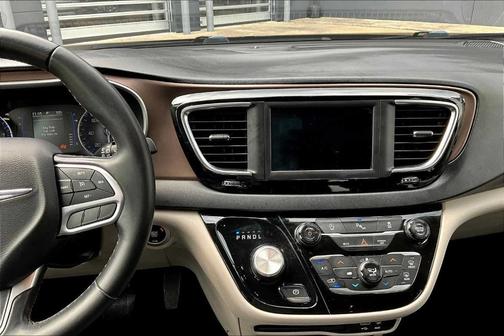 2018 Chrysler Pacifica Touring-L
