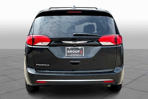 2018 Chrysler Pacifica Touring-L