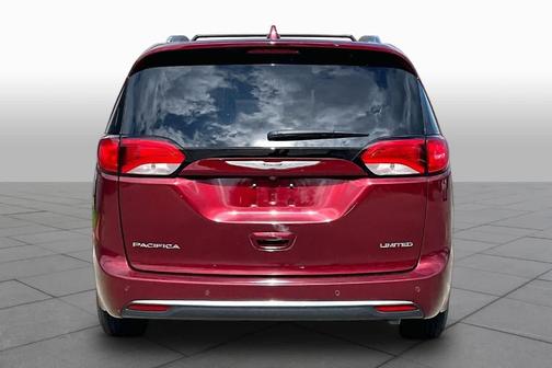 Velvet Red Pearlcoat 2018 Chrysler Pacifica Limited
