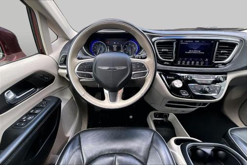 Velvet Red Pearlcoat 2018 Chrysler Pacifica Limited