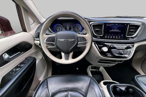 Velvet Red Pearlcoat 2018 Chrysler Pacifica Limited
