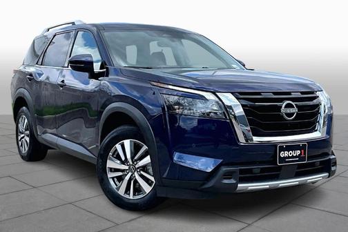 2025 Nissan Pathfinder SL